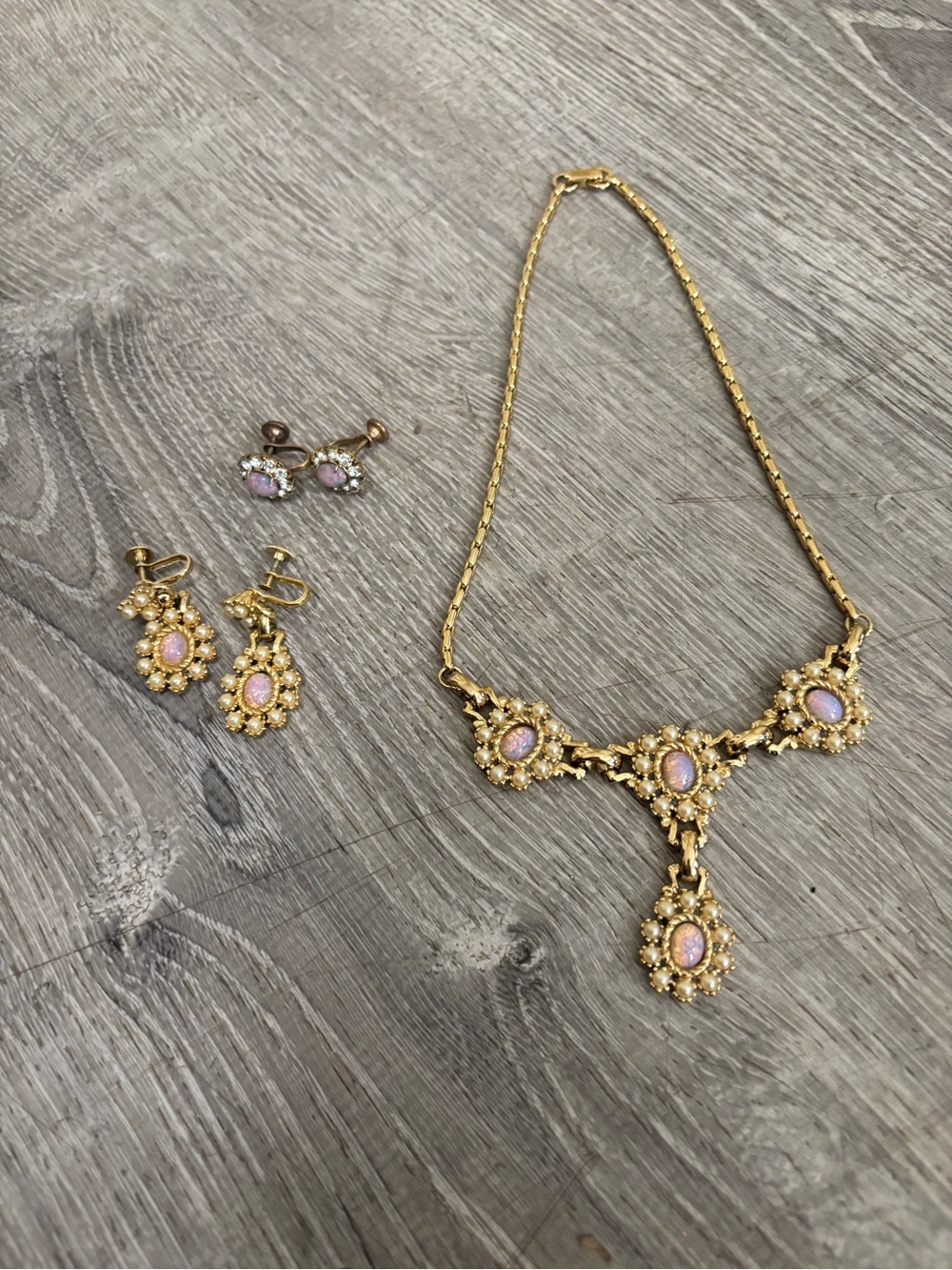 Vintage faux opal, pearl and rhinestone jewelry set